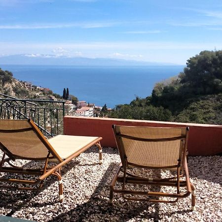 Villa Vittorio - Splendid Panoramic Sea View Terrace Таормина Экстерьер фото