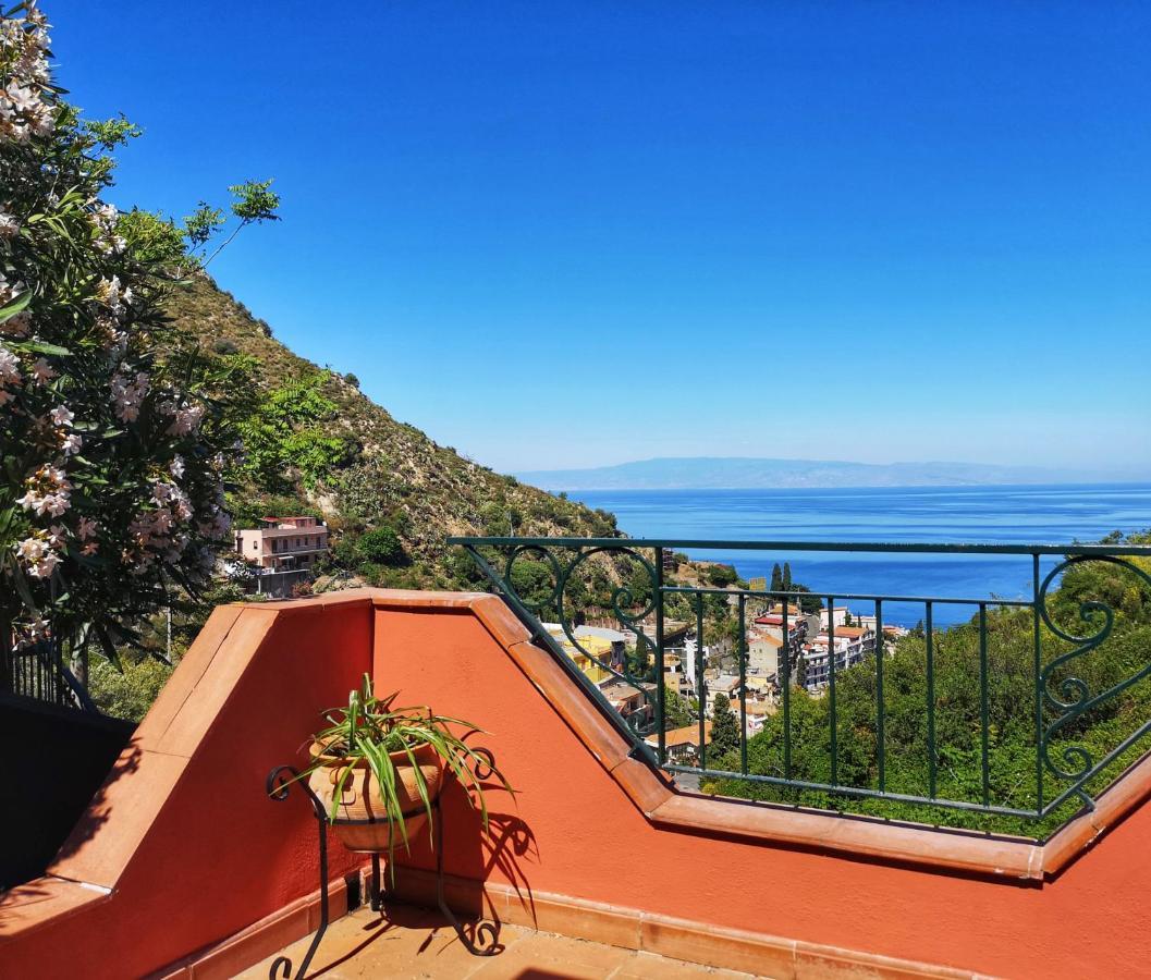 Villa Vittorio - Splendid Panoramic Sea View Terrace Таормина Экстерьер фото