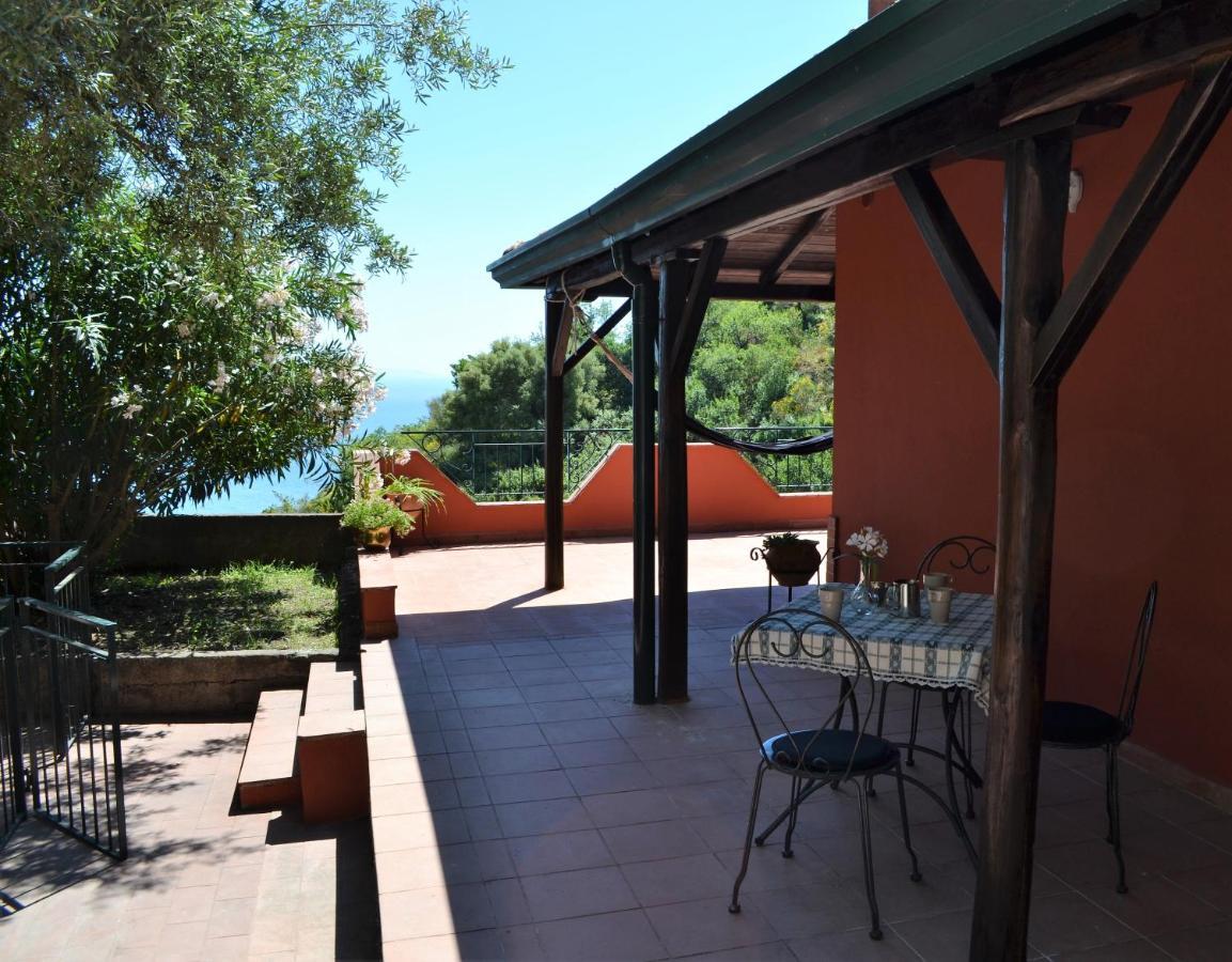 Villa Vittorio - Splendid Panoramic Sea View Terrace Таормина Экстерьер фото