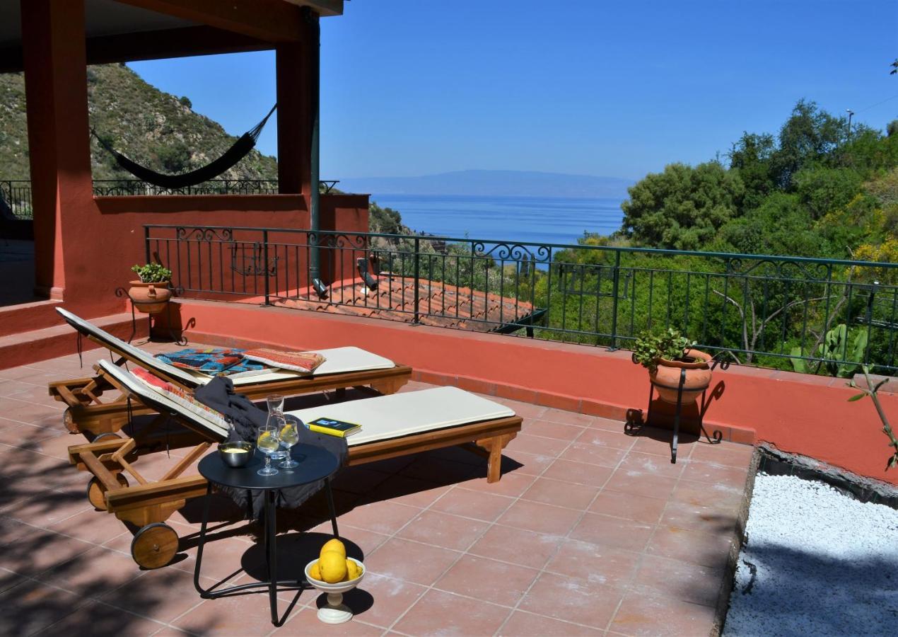 Villa Vittorio - Splendid Panoramic Sea View Terrace Таормина Экстерьер фото