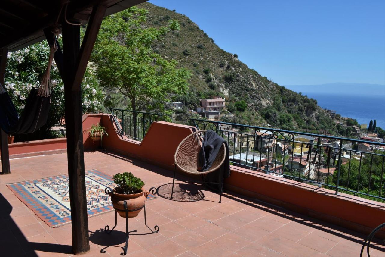 Villa Vittorio - Splendid Panoramic Sea View Terrace Таормина Экстерьер фото