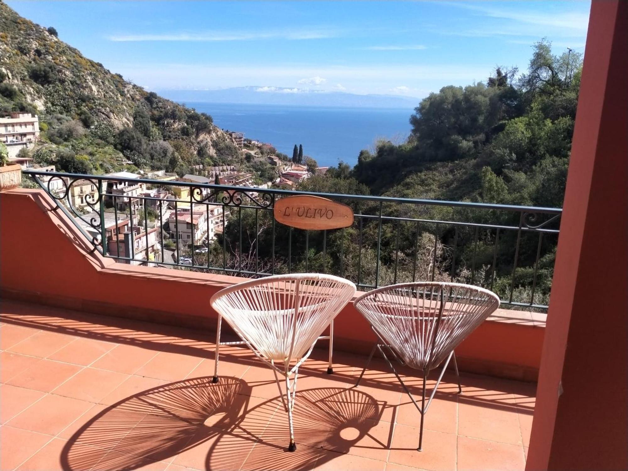 Villa Vittorio - Splendid Panoramic Sea View Terrace Таормина Экстерьер фото