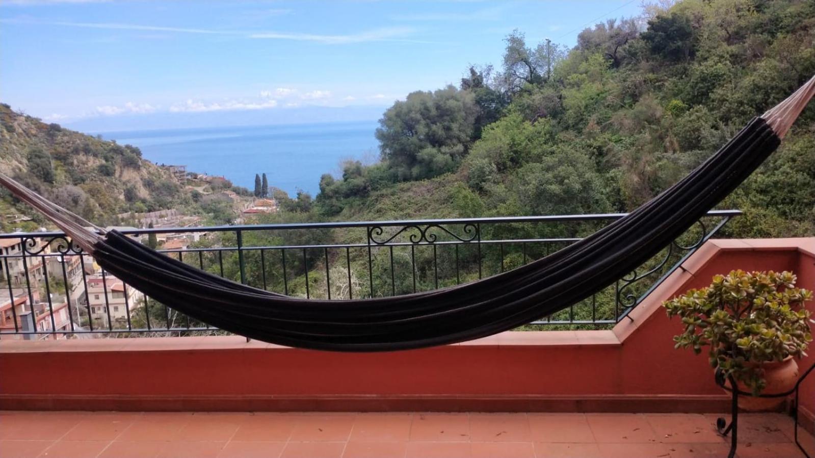 Villa Vittorio - Splendid Panoramic Sea View Terrace Таормина Экстерьер фото